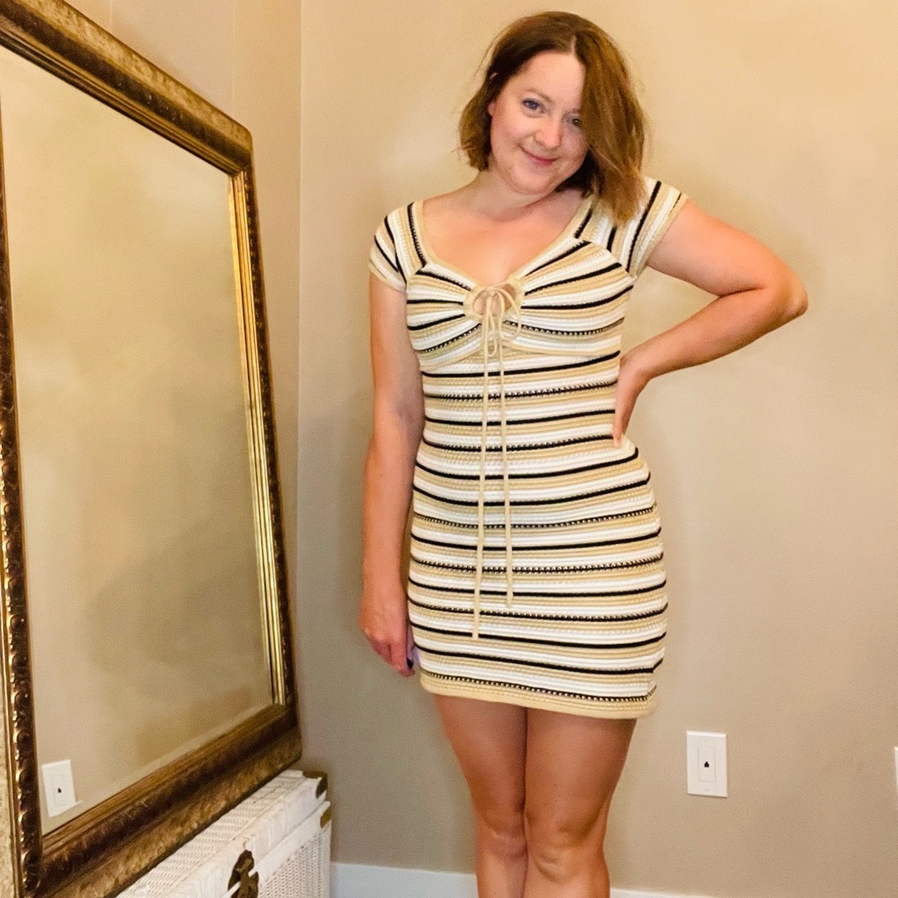 Crochet Striped Dress

Size: Small

Brand: Madden NYC